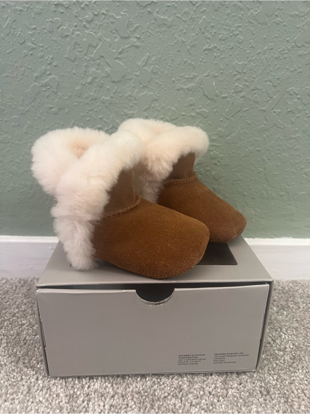 Baby UGG; Shearling Lined Baby Booties in Chestnut Brown and Cream; 0-6 mo